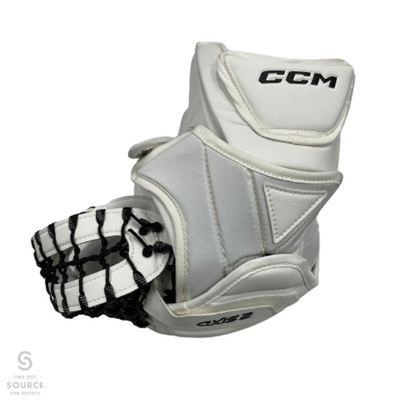 CCM Axis 2 Goalie Glove Regular - Senior