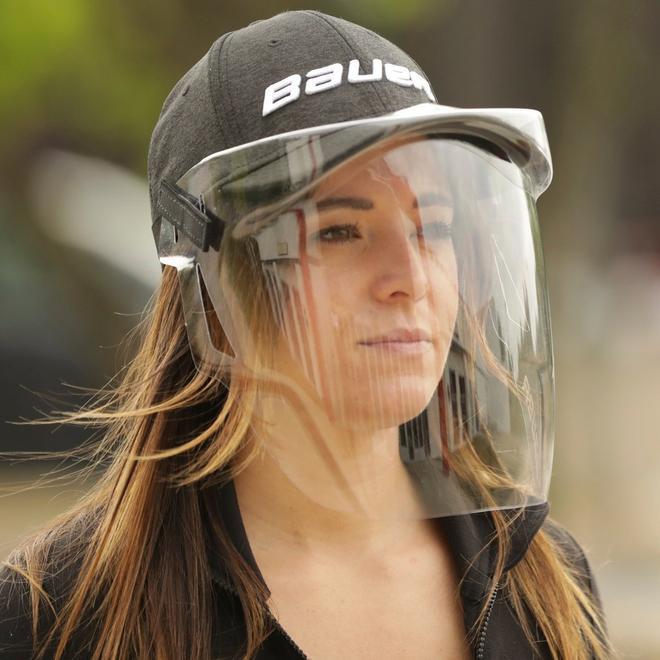 Bauer Integrated Cap Face Shield
